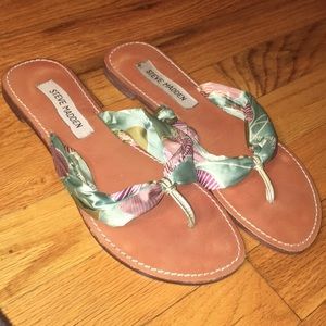 Steve Madden flip flops